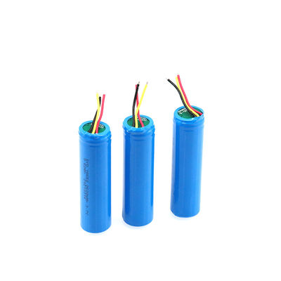 UN38.3 ได้รับการรับรอง 3.7 V 2400mah 18650 แบตเตอรี่แบบรีชาร์จพร้อม Flat Top 0.05kg