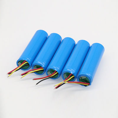 UN38.3 ได้รับการรับรอง 3.7 V 2400mah 18650 แบตเตอรี่แบบรีชาร์จพร้อม Flat Top 0.05kg